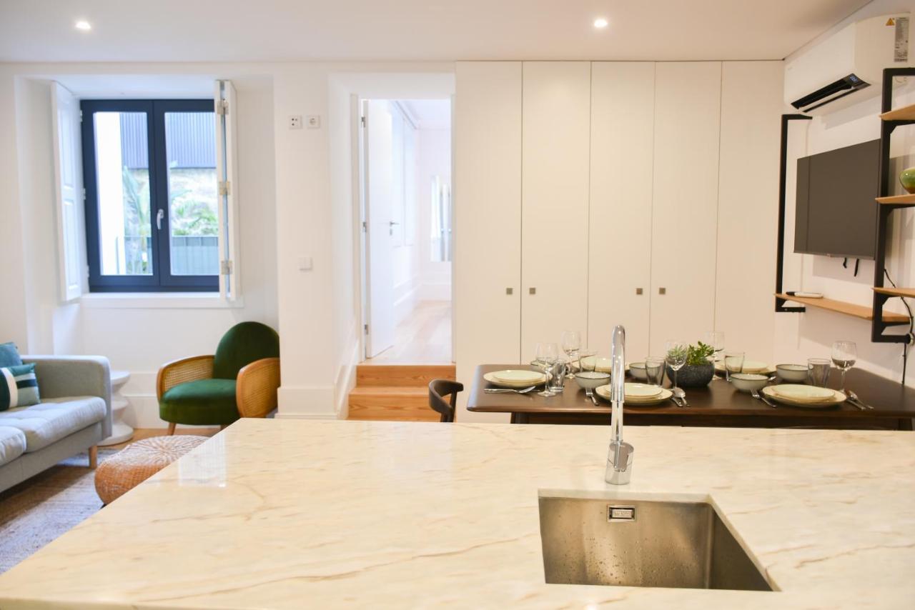 Apartamento Lindo 2 Quartos Com Pátio - Batalha