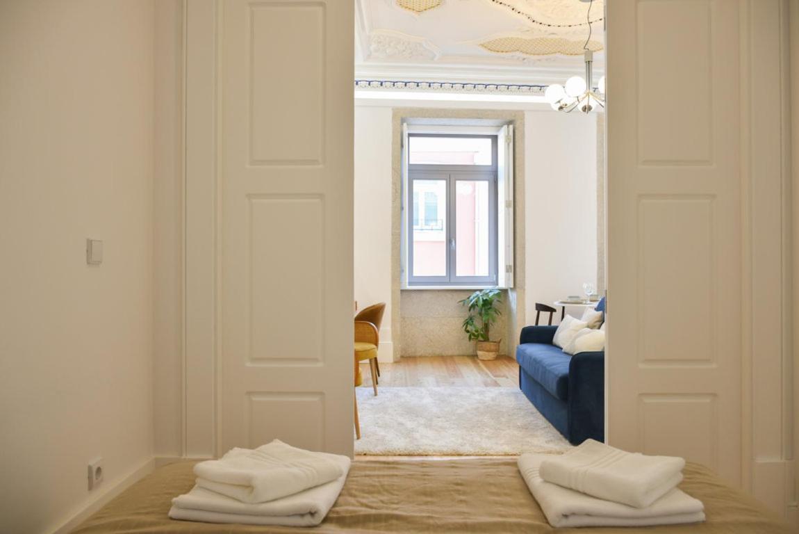 Apartamento Encantador Na Batalha - - E *