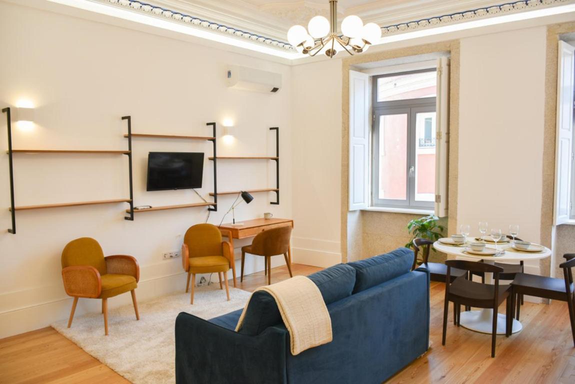 Apartamento Encantador Na Batalha - - E