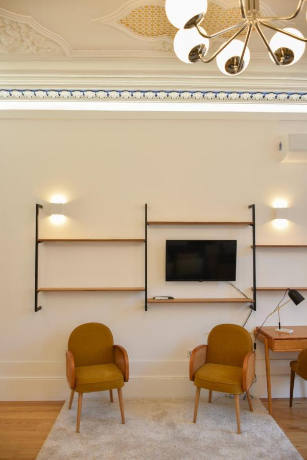 Apartamento Encantador Na Batalha - - E