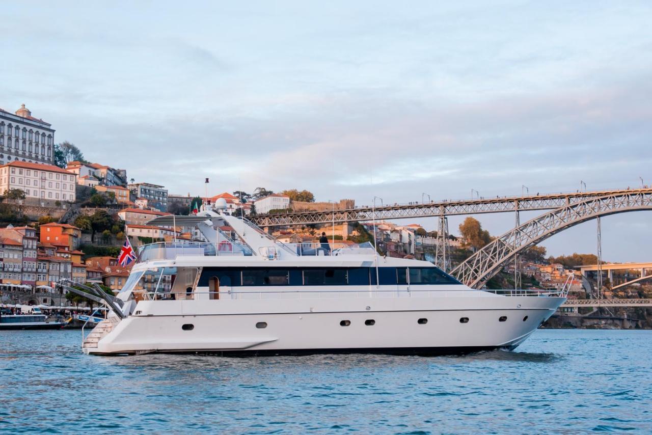 Ace Six Premier Oporto