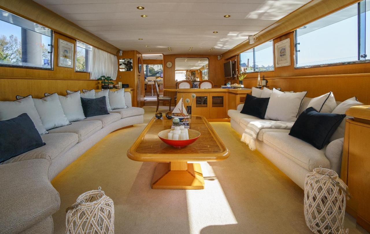 Ace Six Premier Hotel en barco