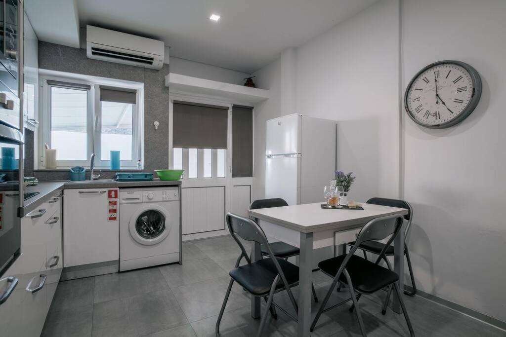 Bonjardim In Center Apartment *