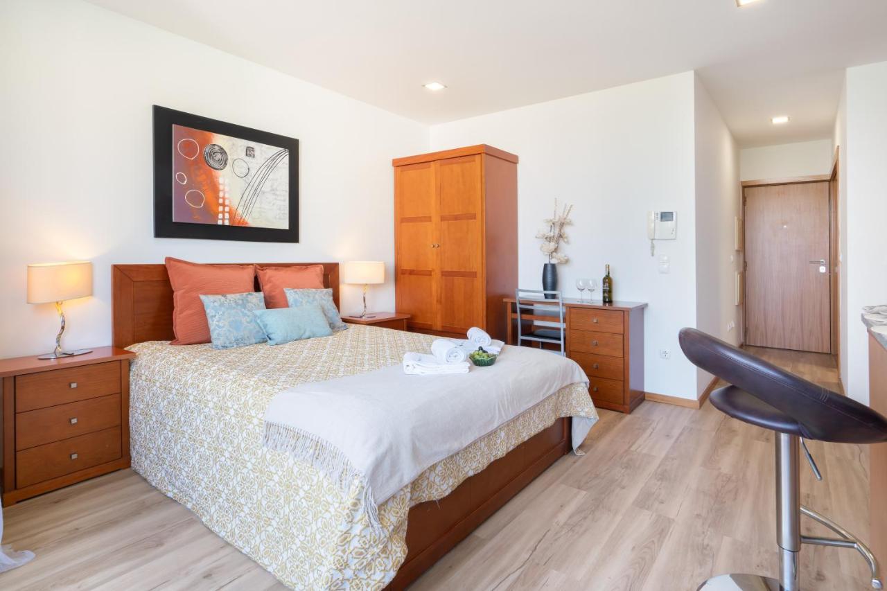 Bright Quiet Flats W/ Terrace Apartamento *