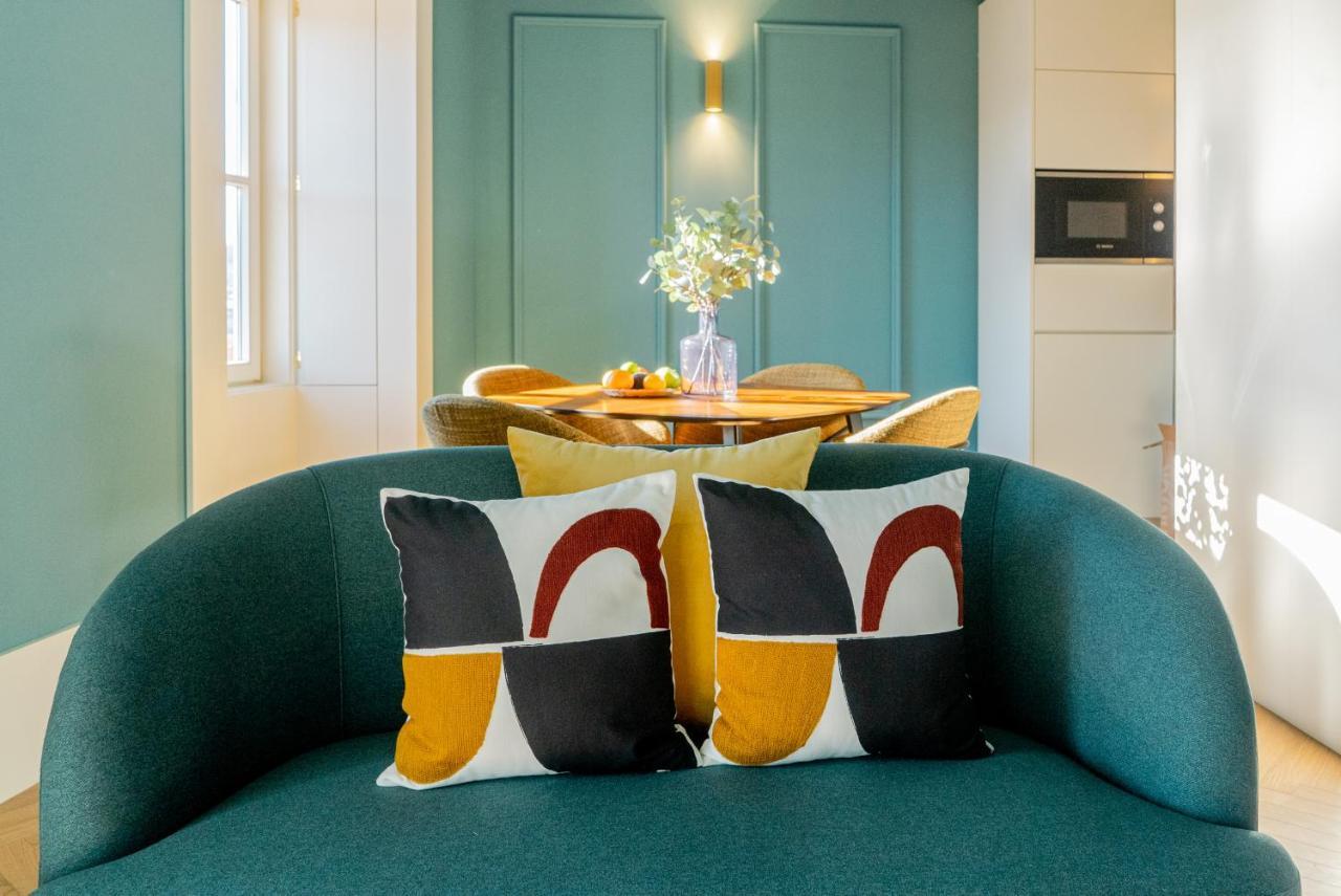 Award Winning Design Center - River View! * Oporto