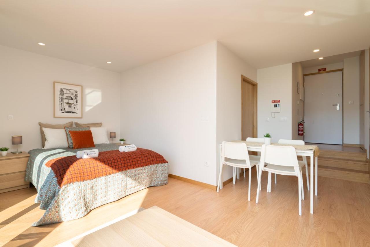 Host Wise - Gorgeous Bright Flat W Balcony * Oporto