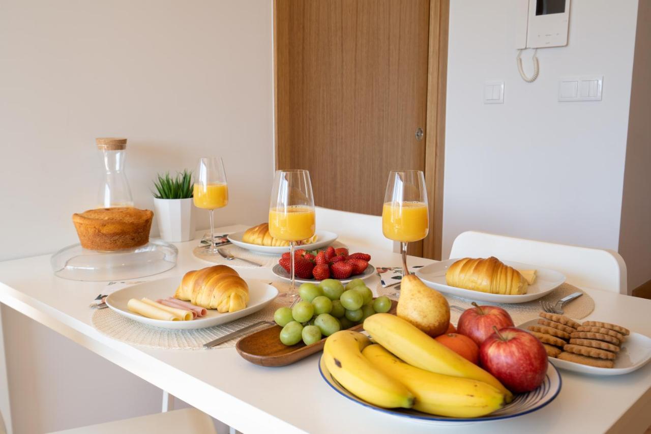 Host Wise - Gorgeous Bright Flat W Balcony * Oporto