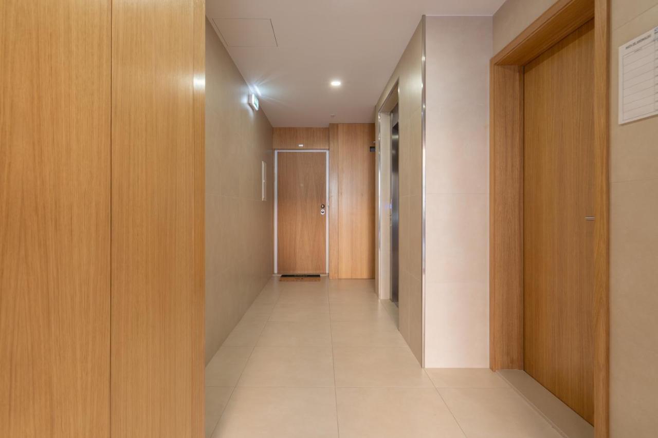 Host Wise - Gorgeous Bright Flat W Balcony * Oporto