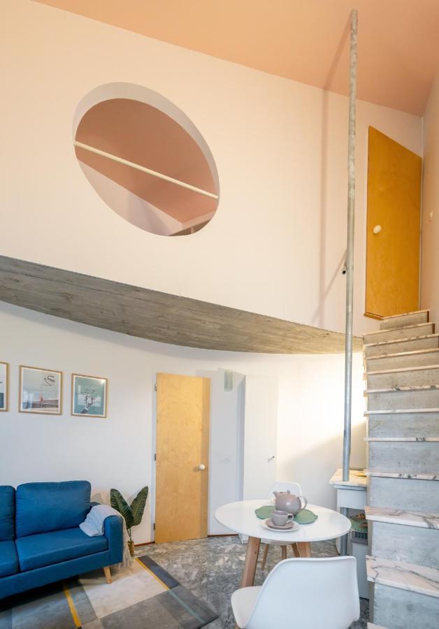 Apartamento Host Wise - Quiet Colourful House - Garden