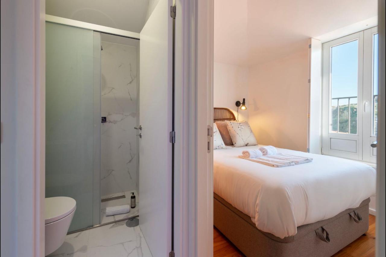 Unique T2 W/ View Of The River By Lovelystay Oporto
