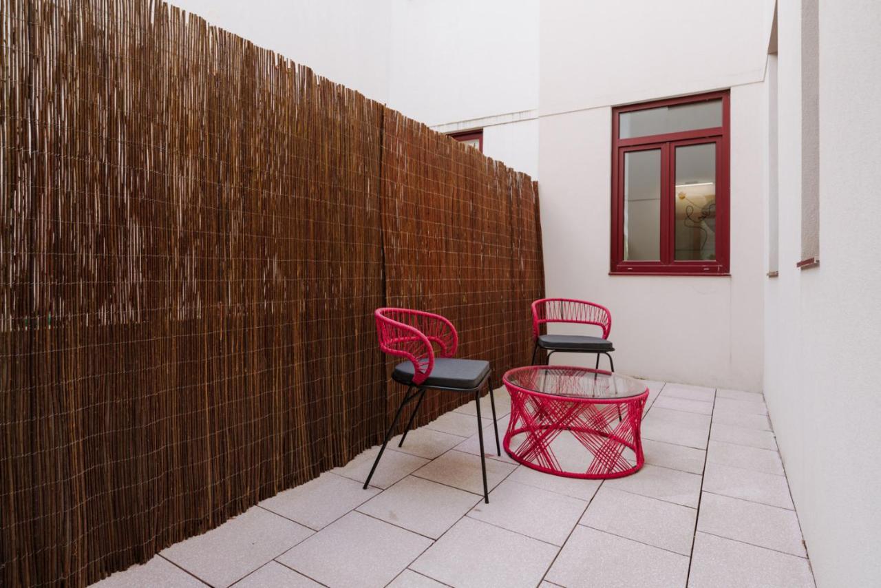 Romantic Luxury House W Captivating Outdoor Patio Apartamento *