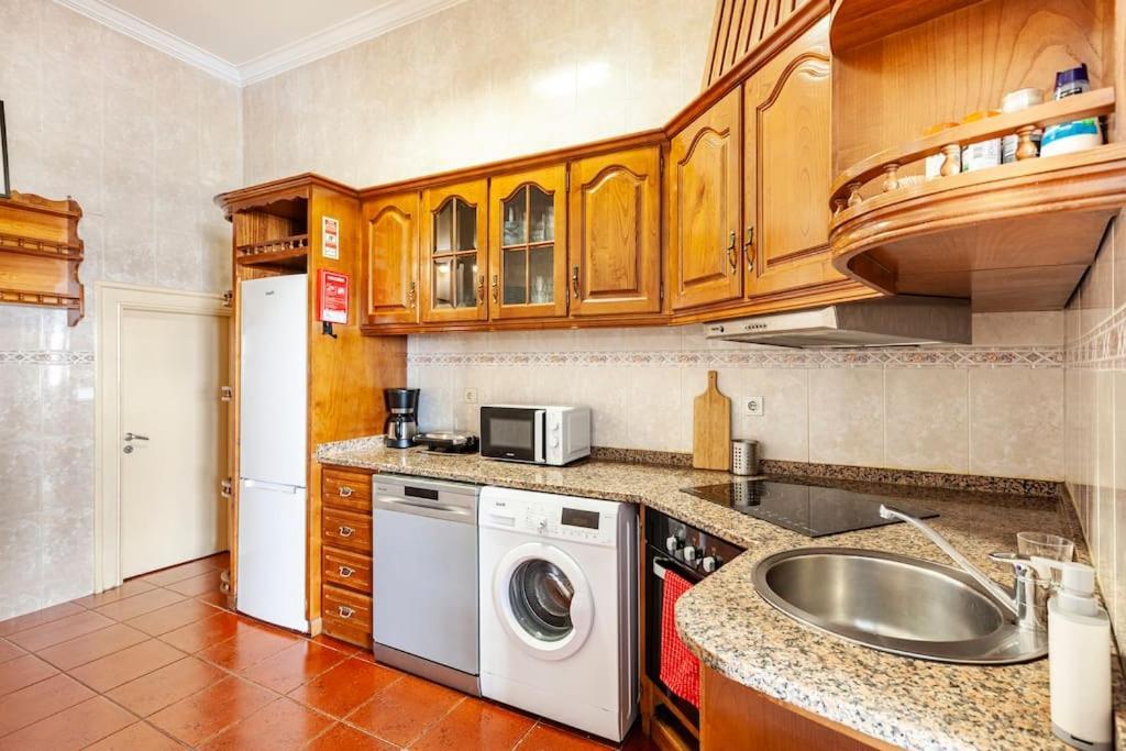 Charming Townhouse In The Historic Center Of Apartamento Oporto