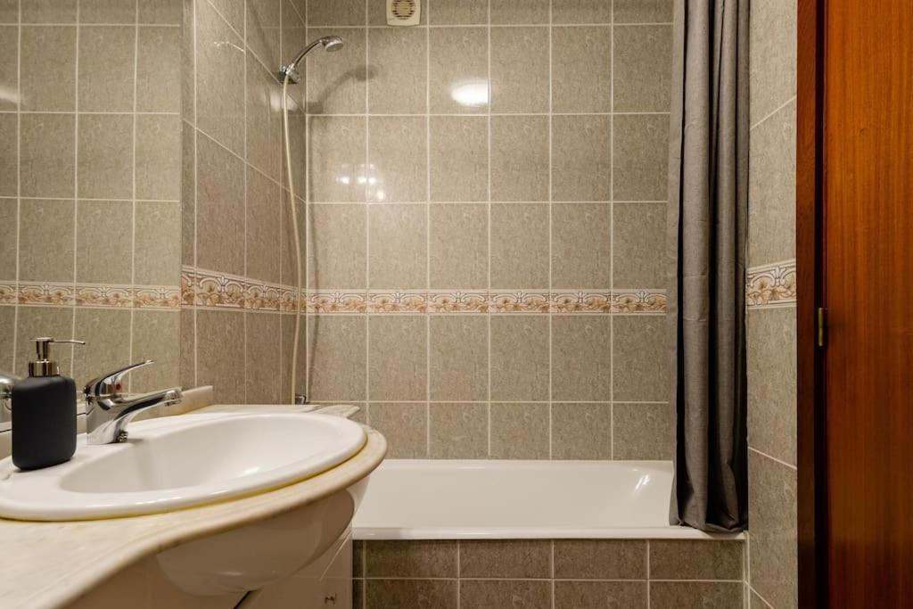 Lazaro 2 Bedroom Oporto