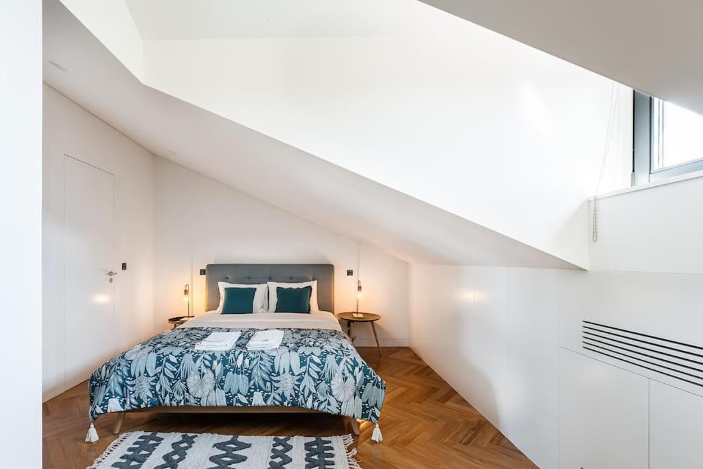 Elegant Duplex In Downtown *