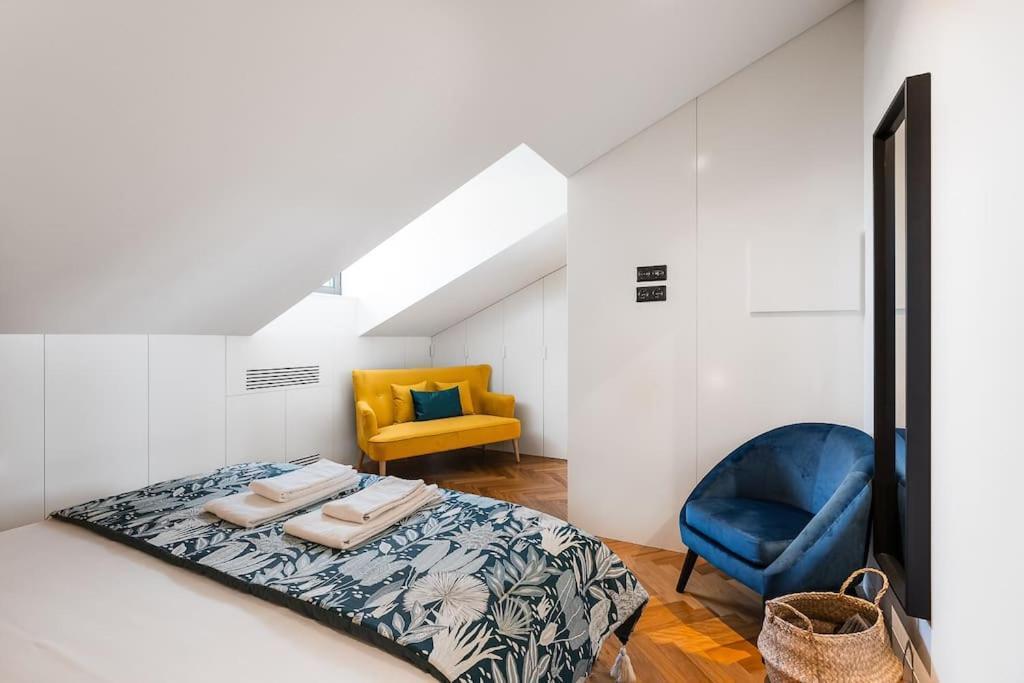 Elegant Duplex In Downtown *