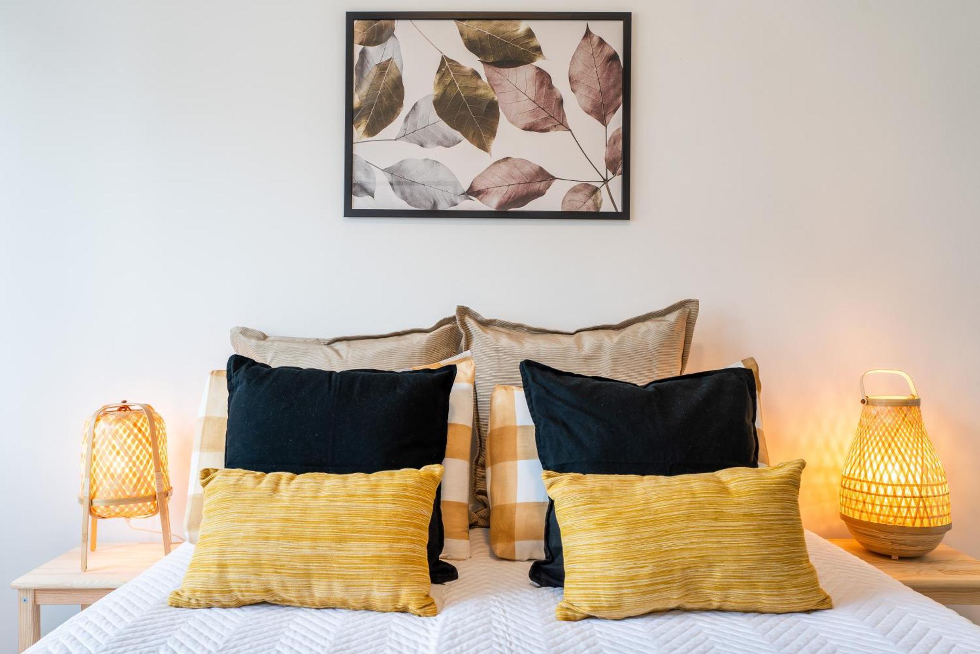 Stylish Modern Flat W/ Balcony! Apartamento