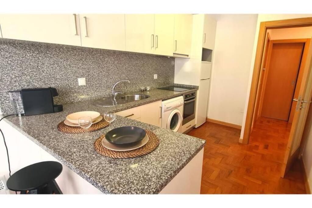 Spacious Flat In The Center Apartamento Oporto