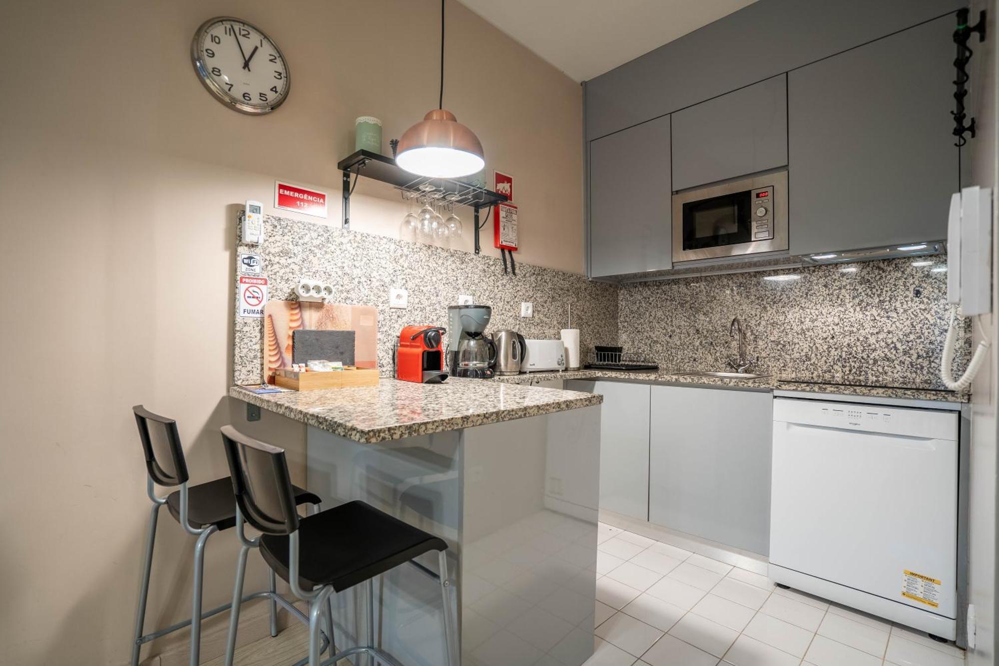 Apartamento Santa Catarina W/ Terrace By Lovelystay
