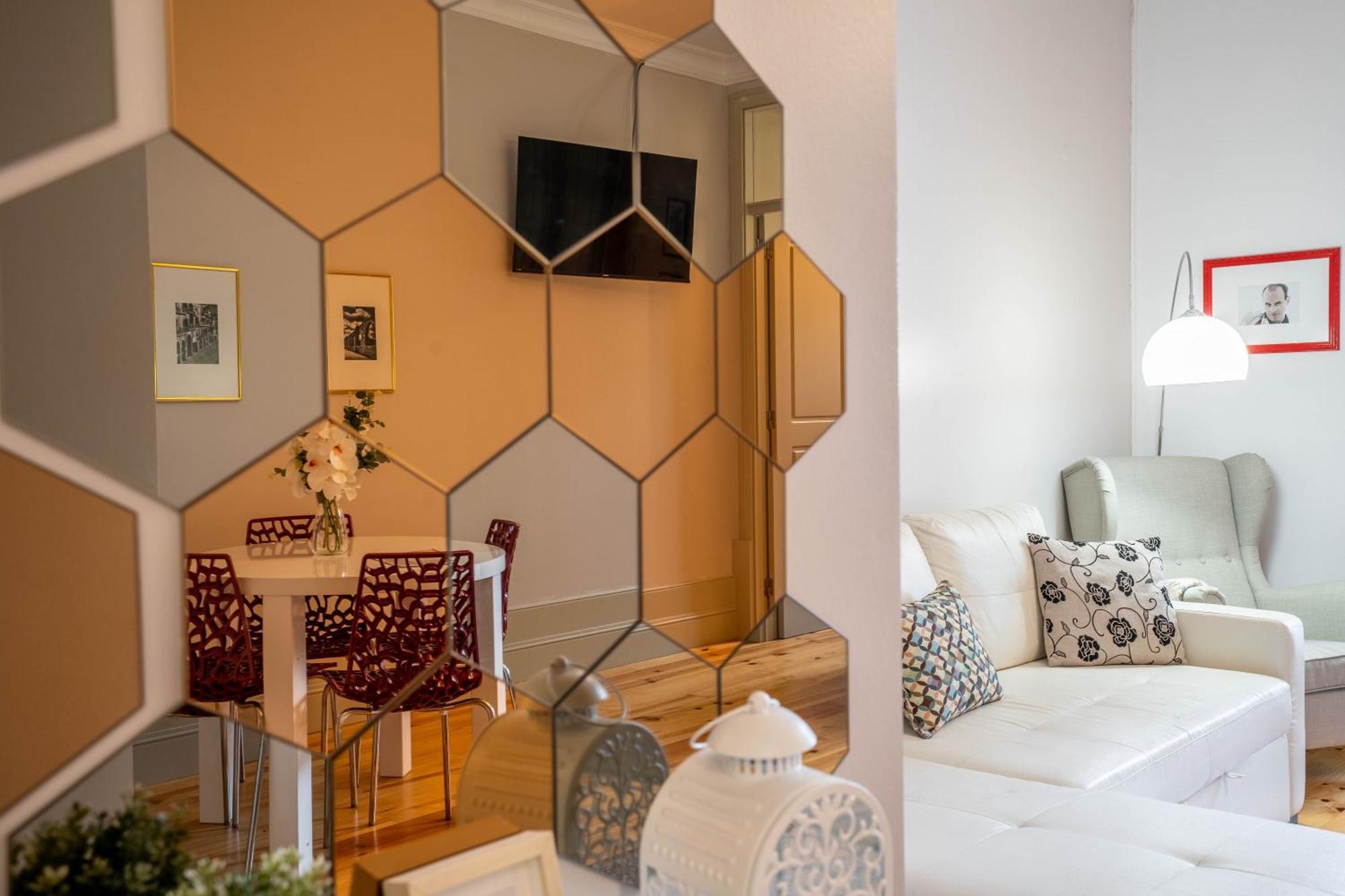 Unique: 1br W/ Private Patio By Lovelystay *
