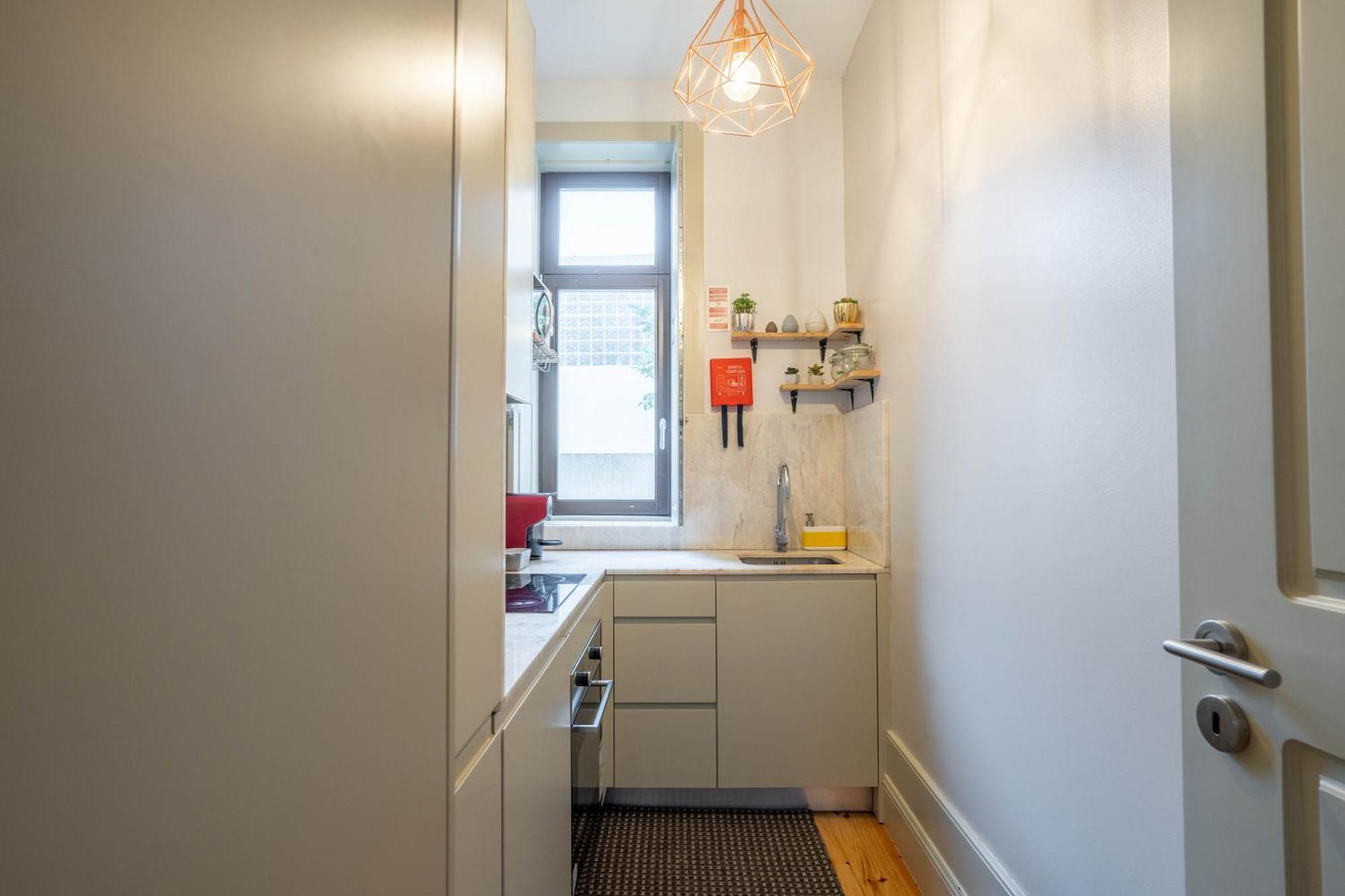 Apartamento Unique: 1br W/ Private Patio By Lovelystay Porto