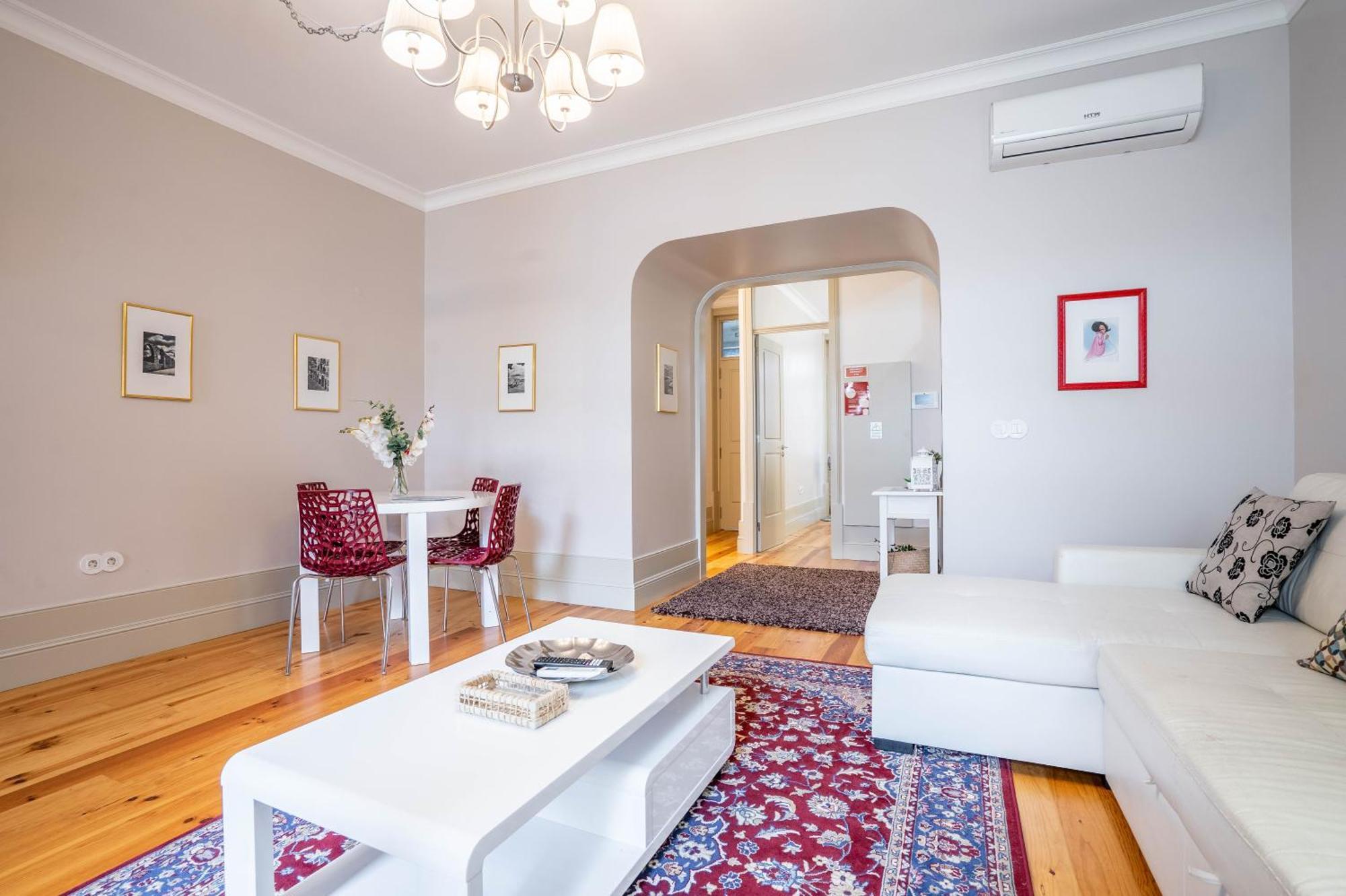 Unique: 1br W/ Private Patio By Lovelystay