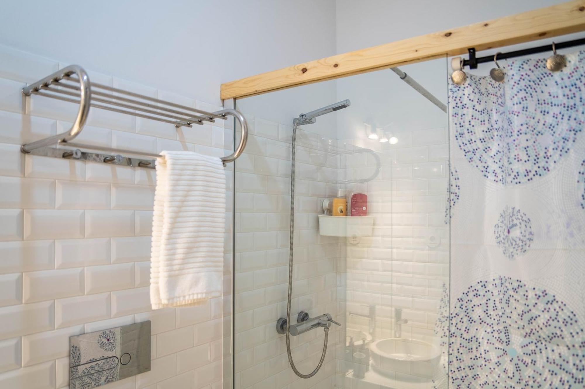 Unique: 1br W/ Private Patio By Lovelystay * Oporto