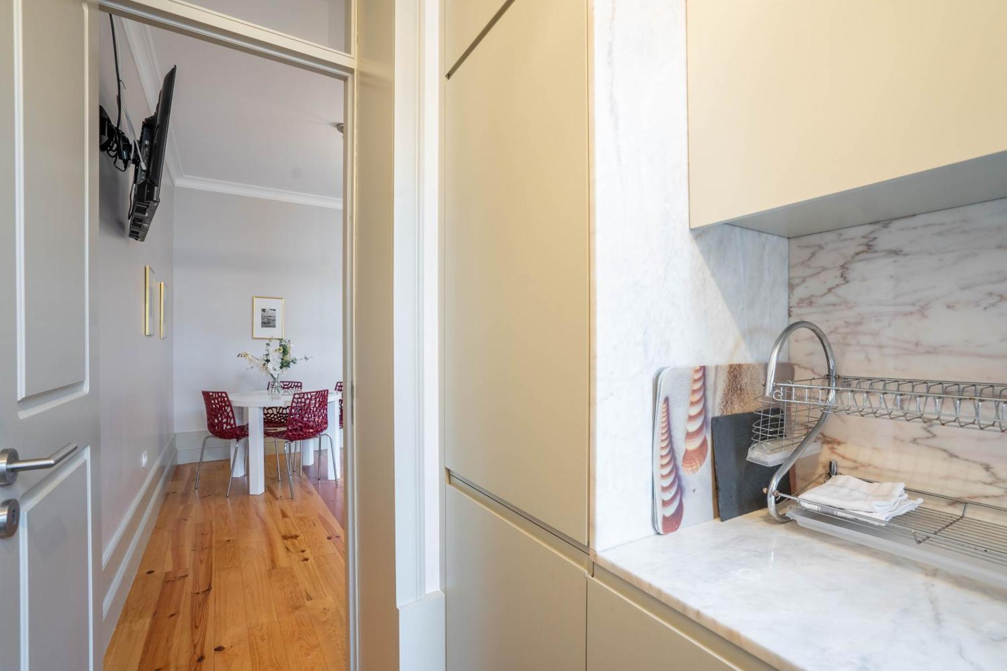 Unique: 1br W/ Private Patio By Lovelystay *