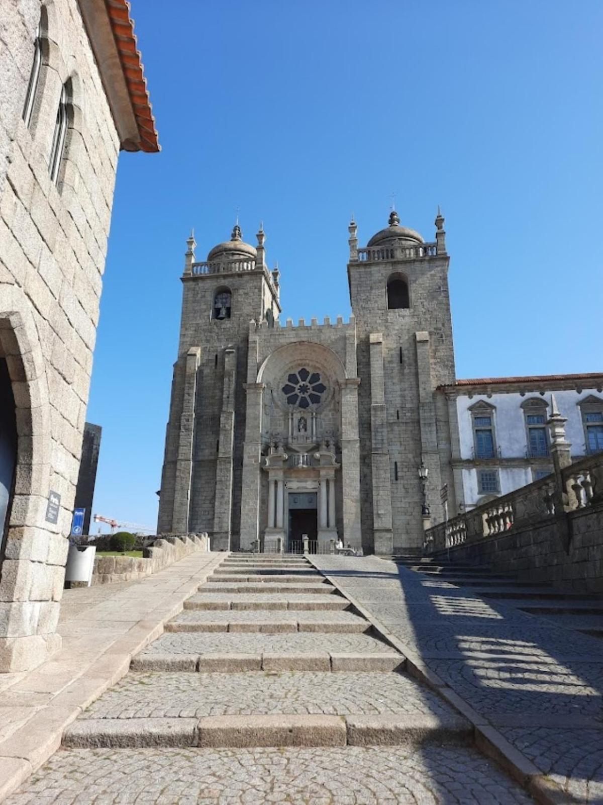 Smiling Places - In Oporto