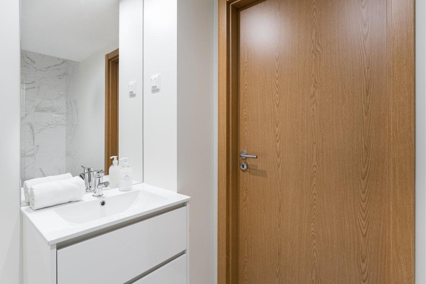 Guestready - Sleek Monochromatic In Bonfim Apartamento *