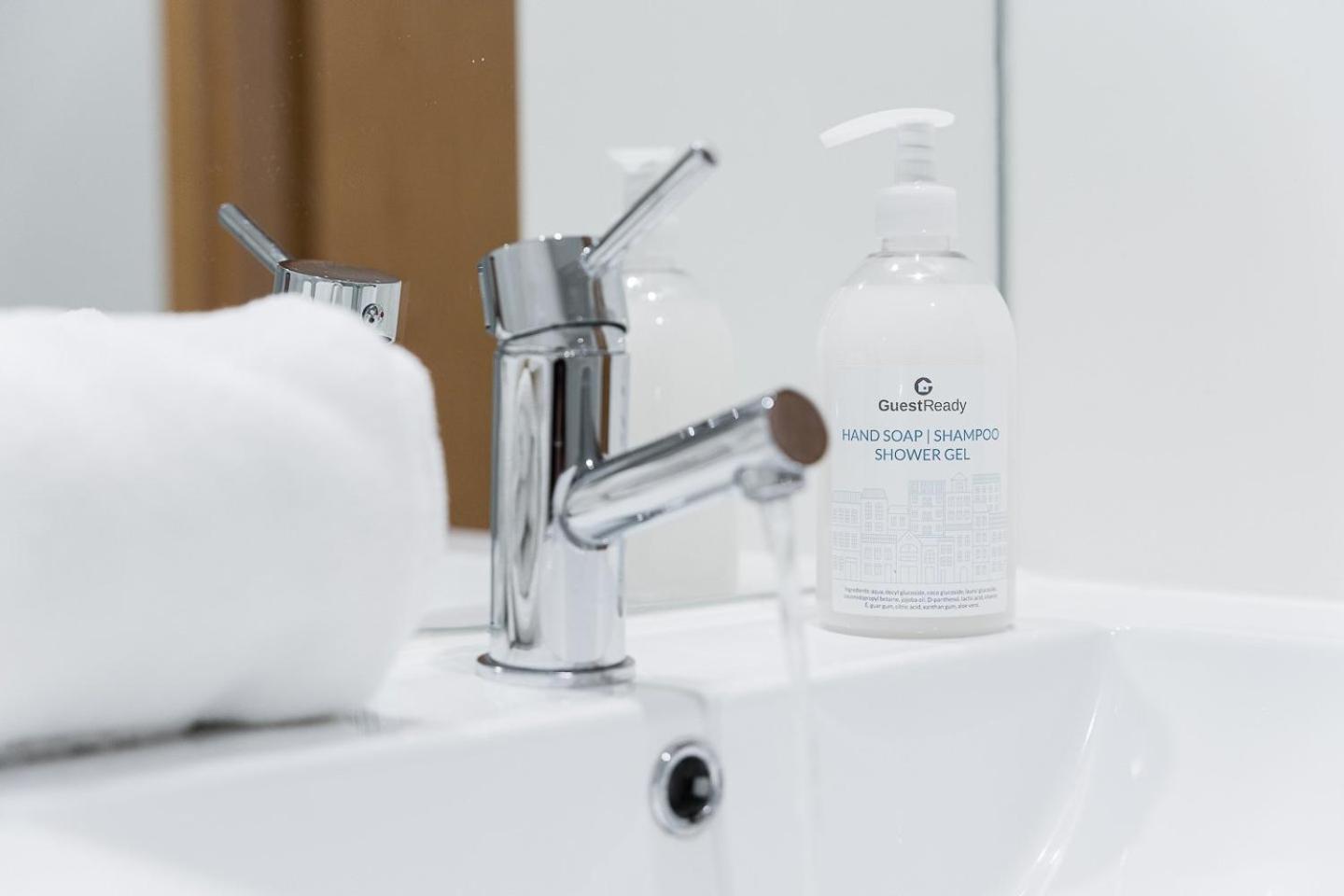 Guestready - Sleek Monochromatic In Bonfim Apartamento Porto