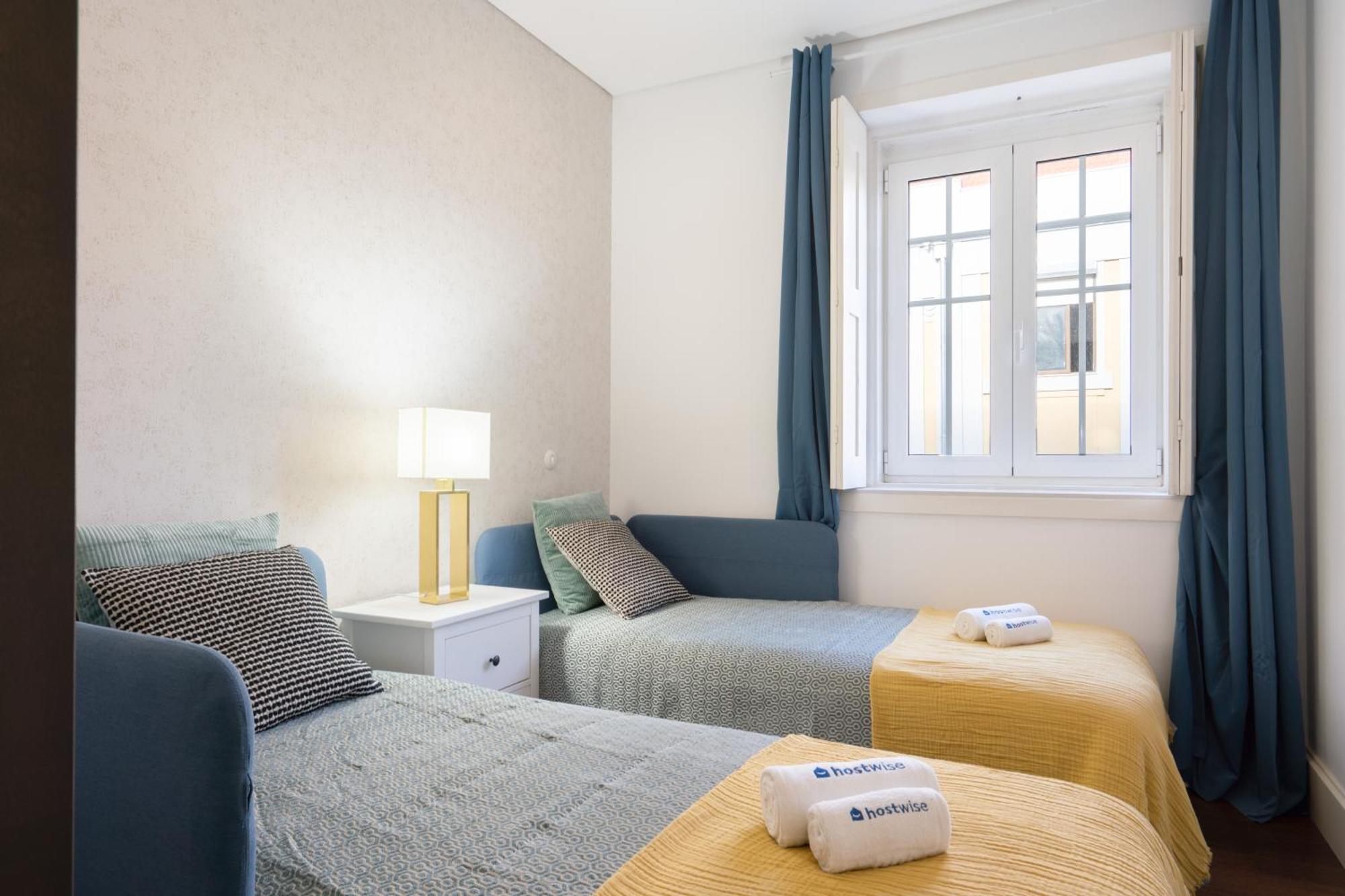 Host Wise - Rustic Flats Porto