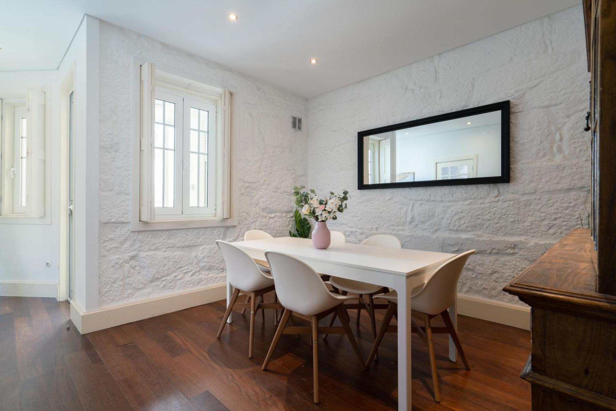 Host Wise - Rustic Flats