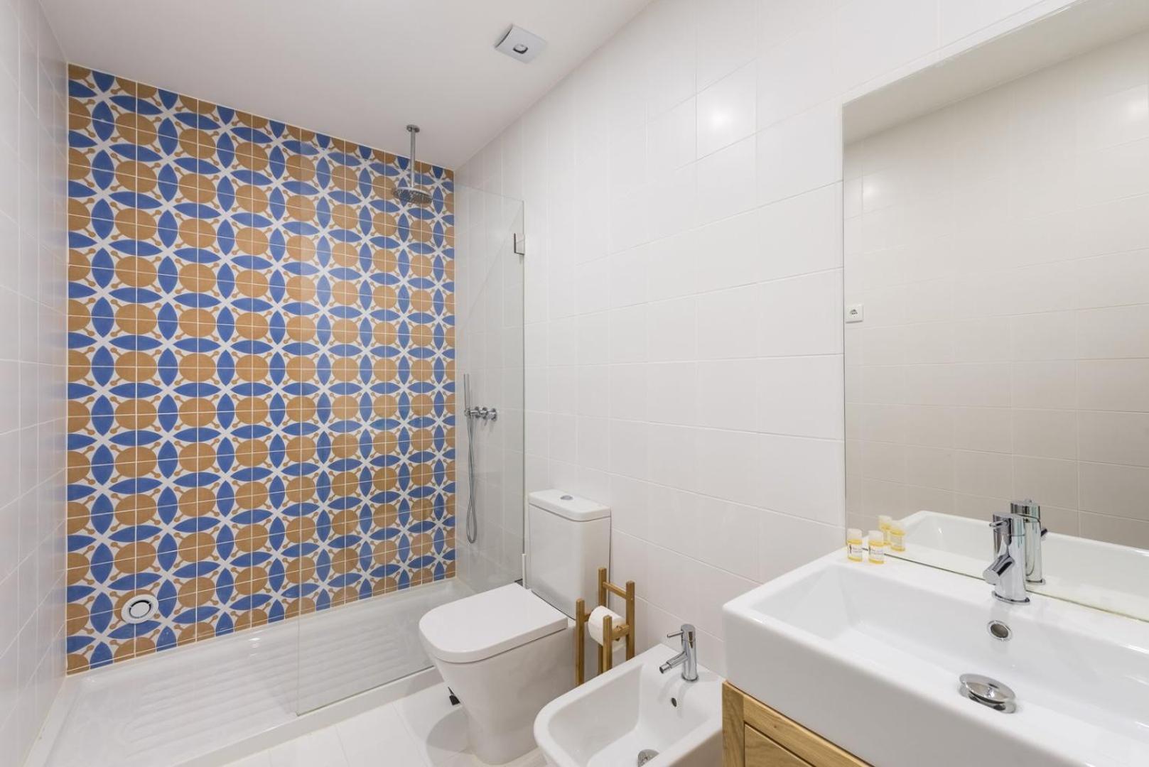 Guestready - Mezuzah Yellow * Oporto