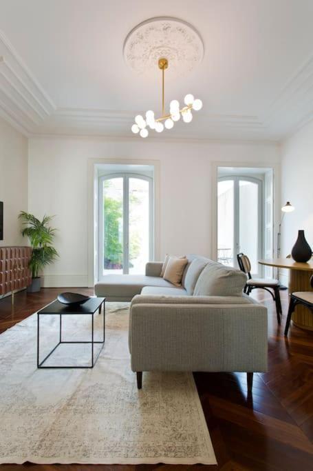 Boutique Rentals- The Clerigos W/ Patio Apartamento