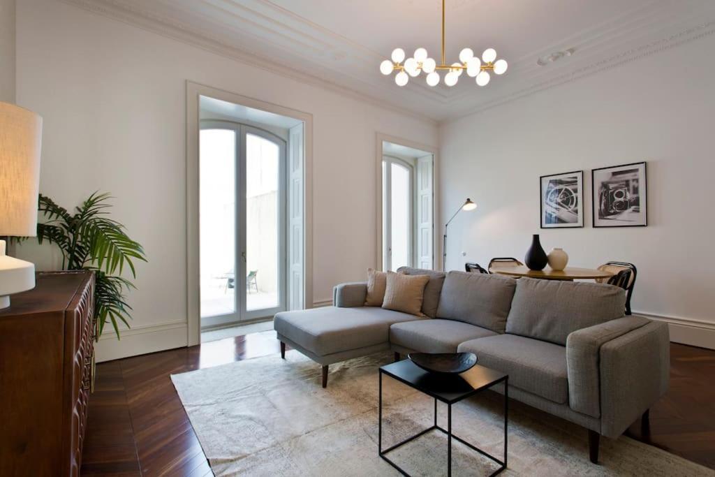 Boutique Rentals- The Clerigos W/ Patio Apartamento