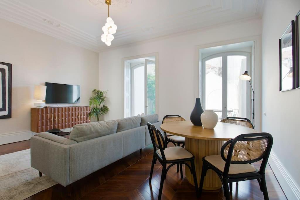 Boutique Rentals- The Clerigos W/ Patio Apartamento