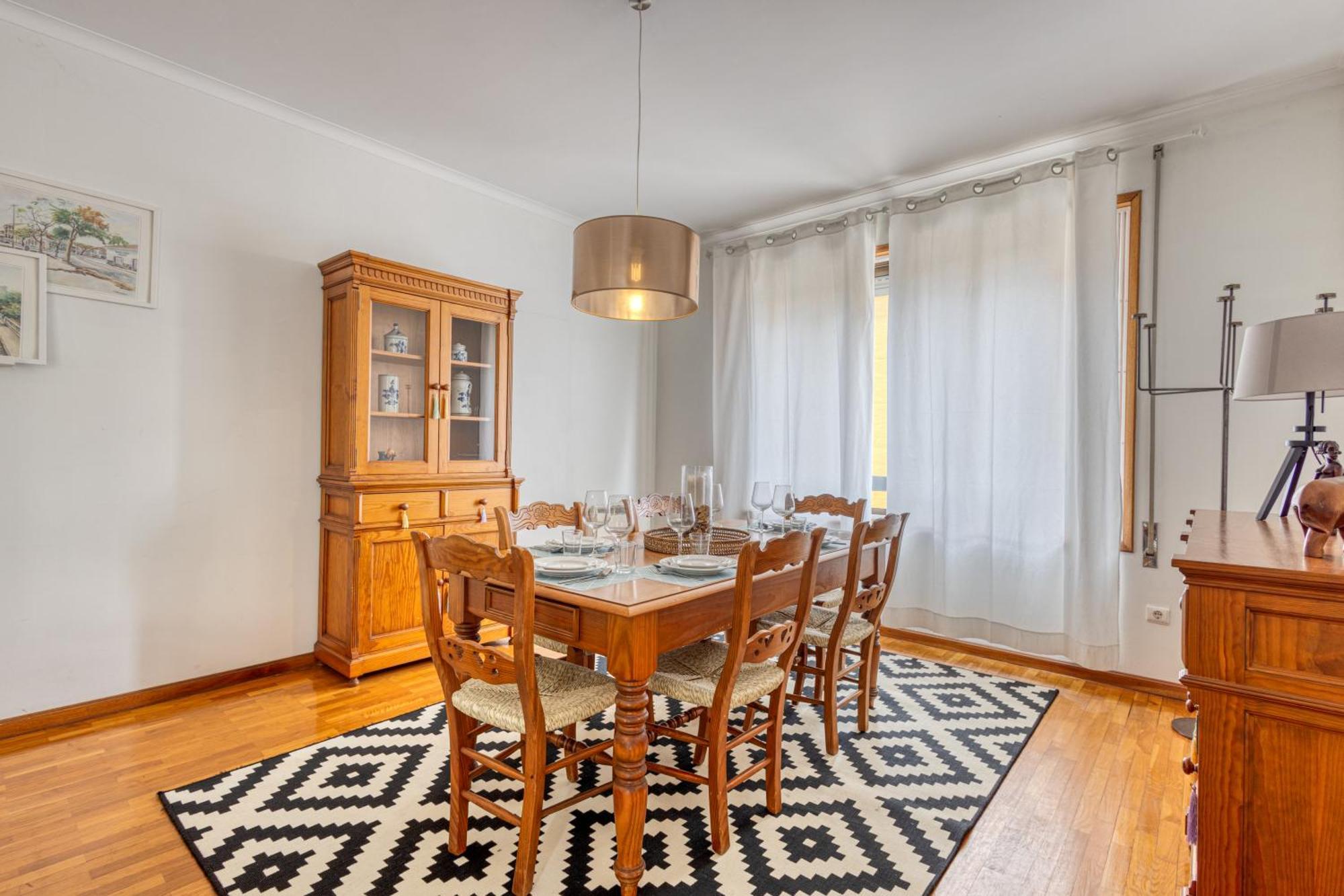 Guest Lobo Flat With Parking Oporto