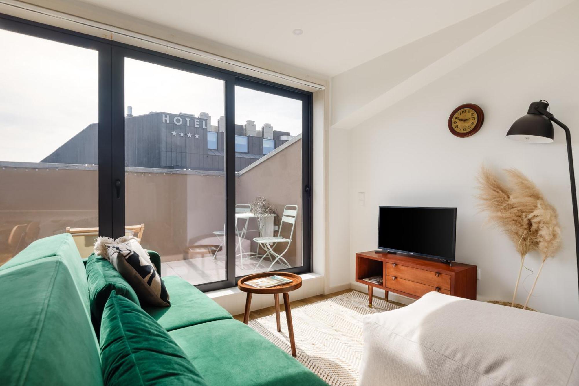 Lovely 2-bed In The Centre With A Sunny Balcony Oporto