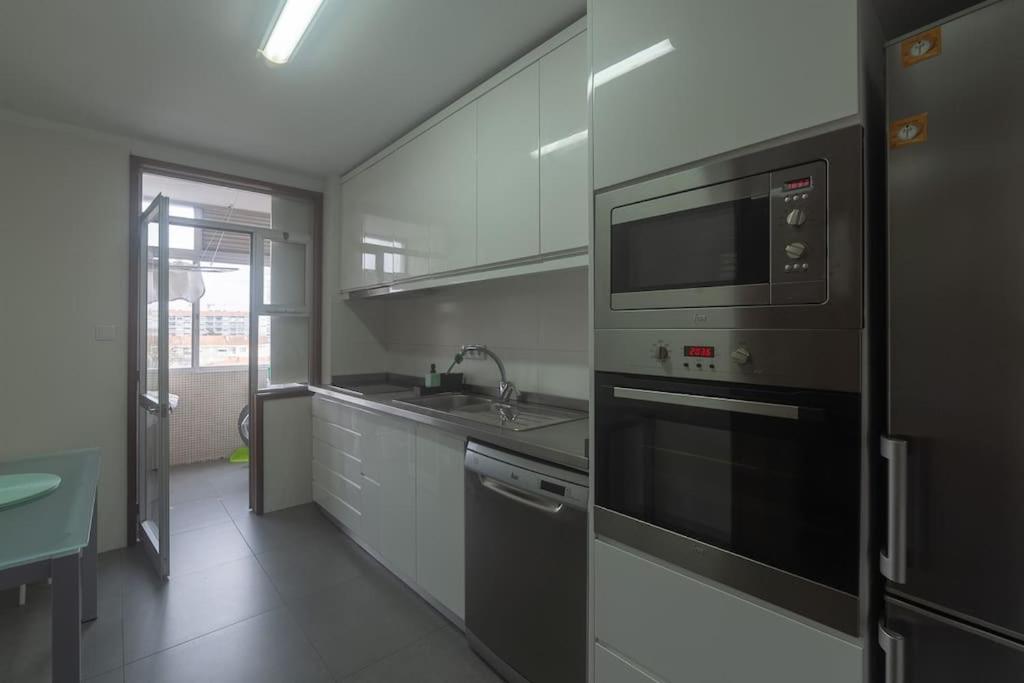 Grande E Luminoso No Centro Apartamento *