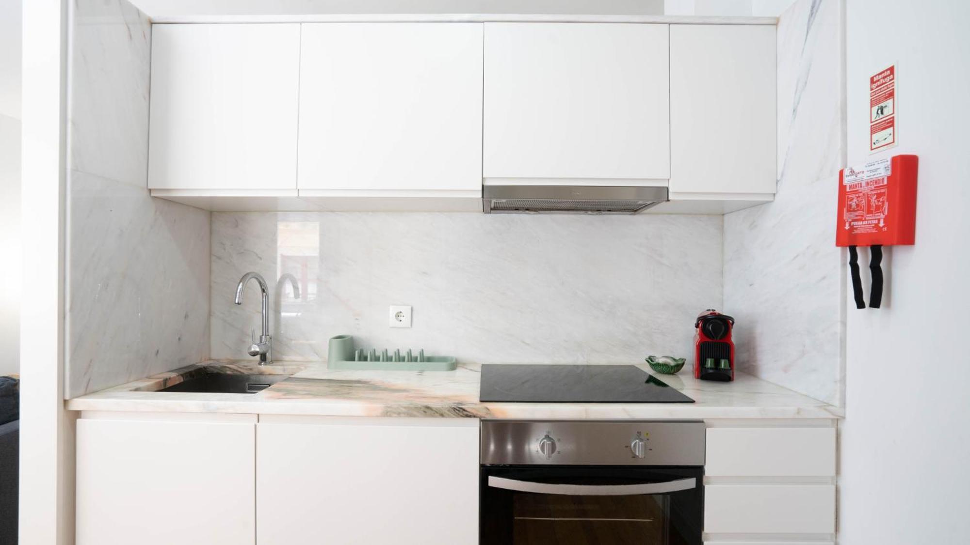 Sol Studio By Lovelystay Apartamento Porto