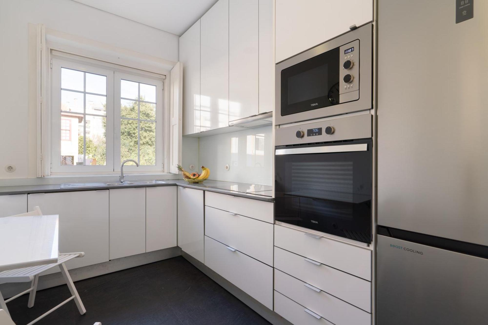 Host Wise - Rustic Flats Porto