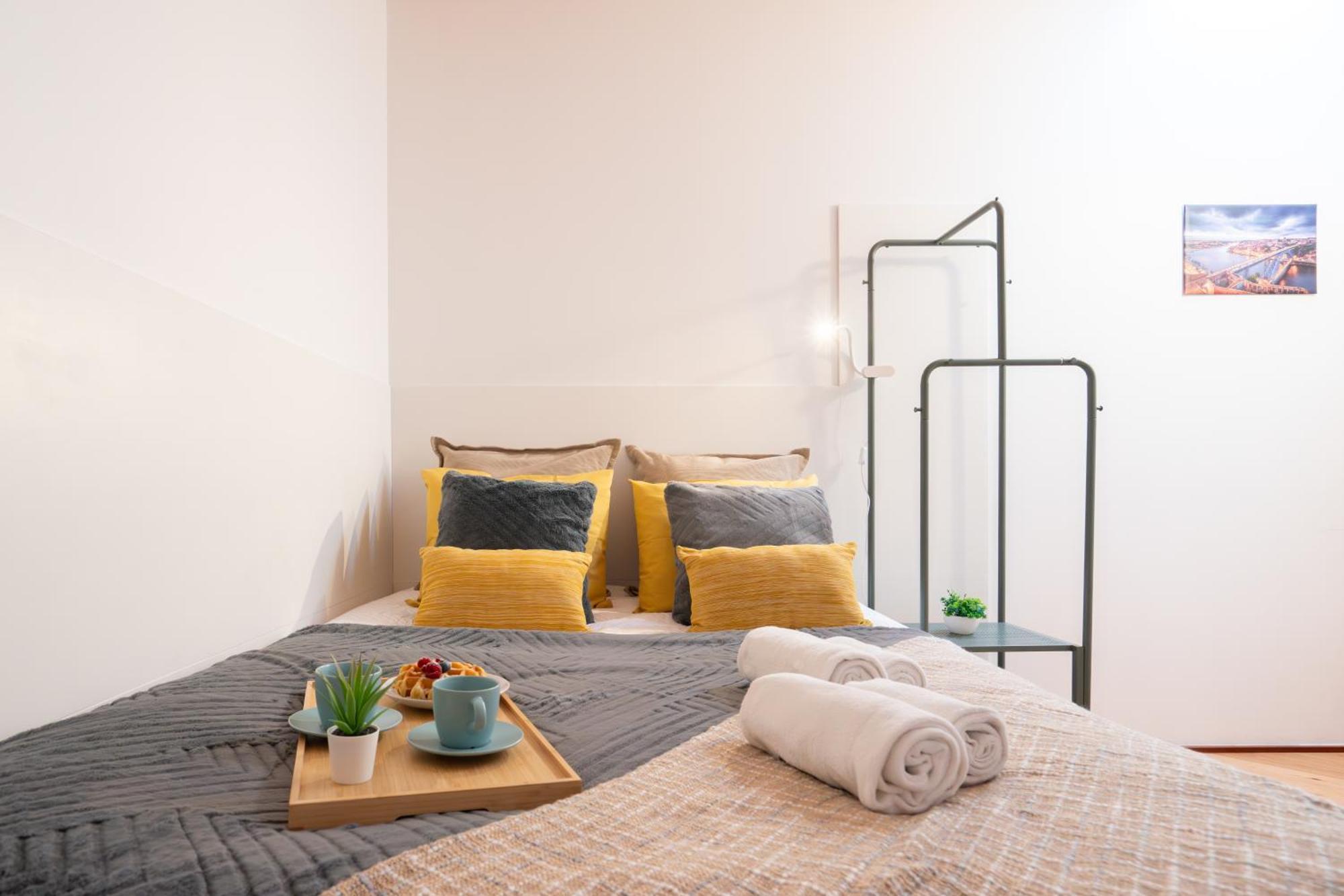 Host Wise - Quiet Colourful House - Garden Oporto