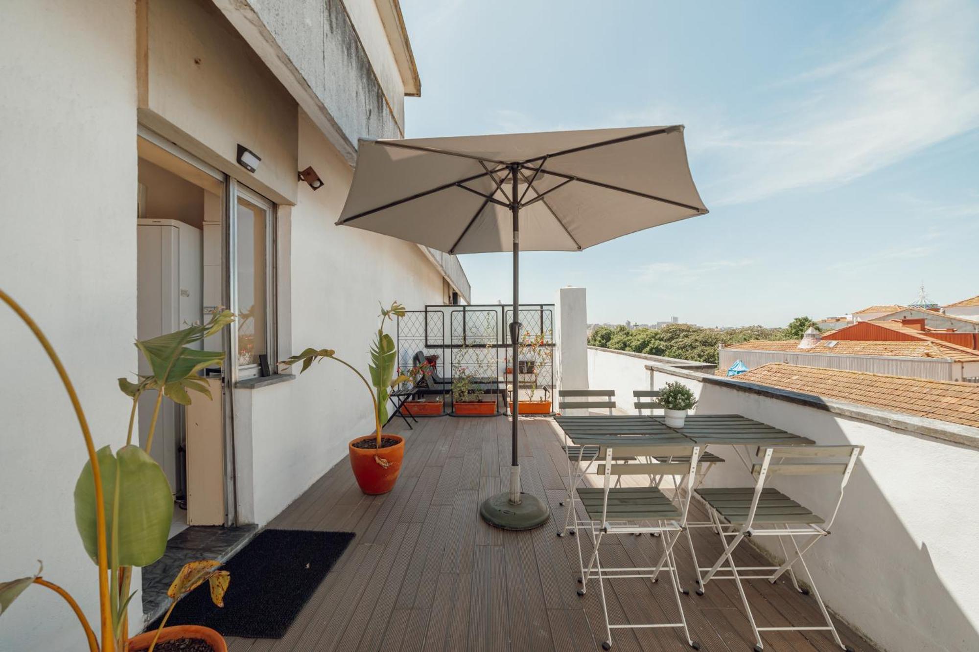 Downtown Classic With Terrace By Vacationy Apartamento Oporto