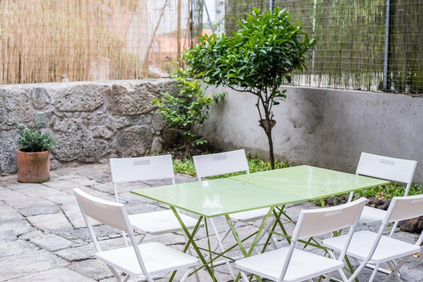 Guestready - Historic Courtyard Townhouse Oporto