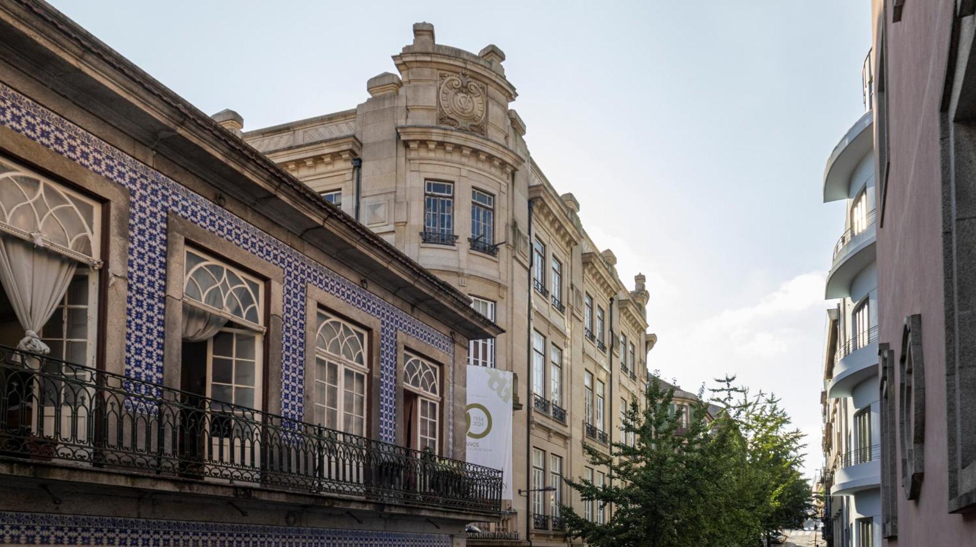 Apartamento Fabrica Three-story Charm By Lovelystay