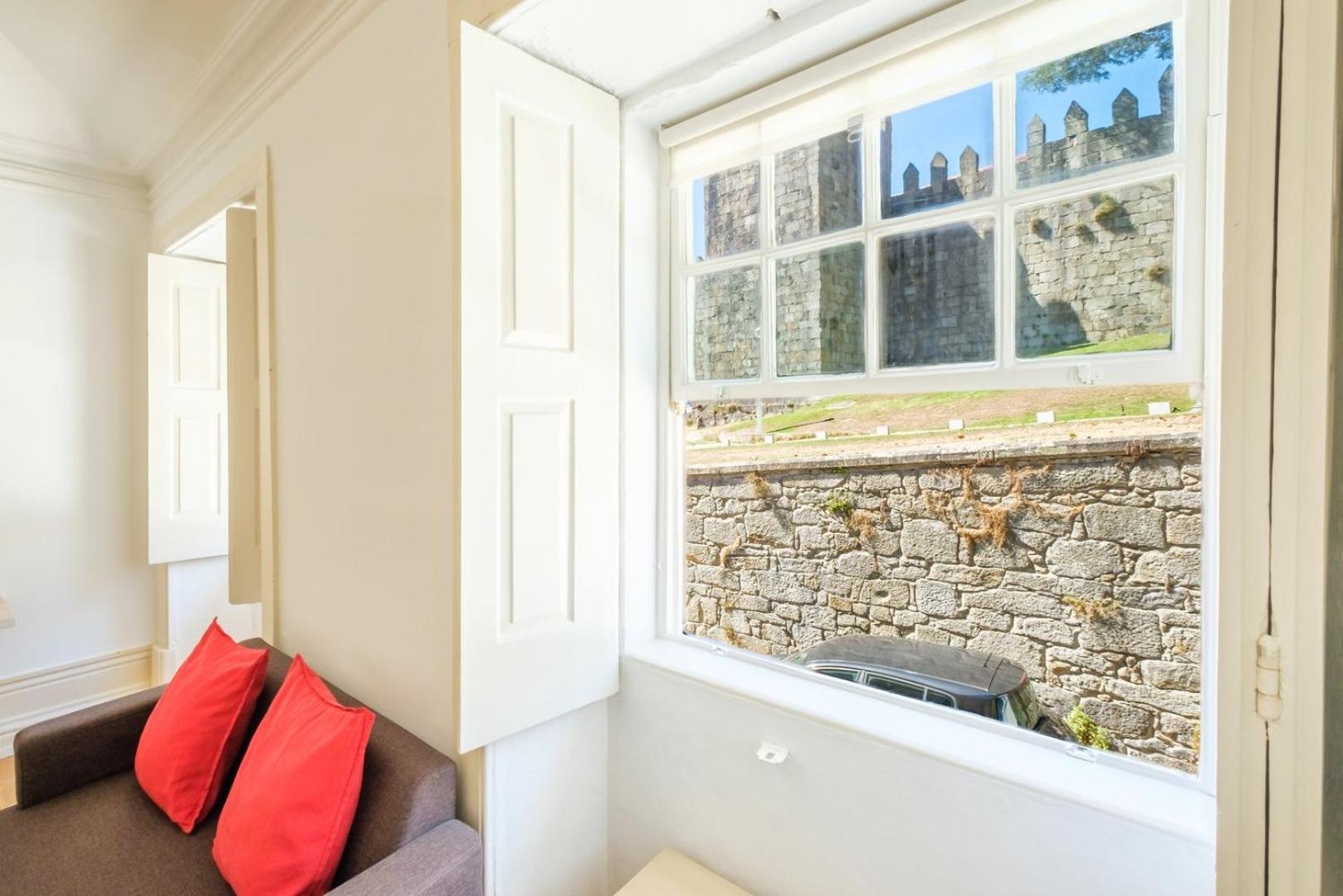 Сasa de vacaciones Guestready - Historic Courtyard Townhouse Oporto