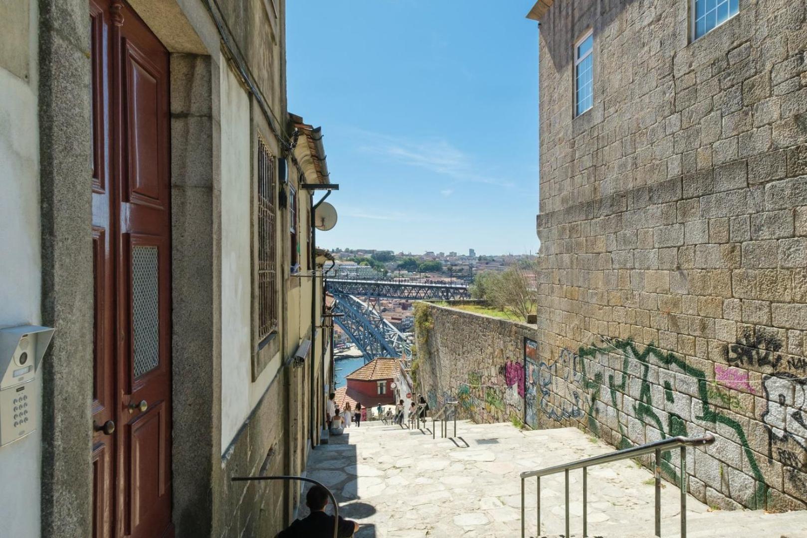 Guestready - Historic Courtyard Townhouse
