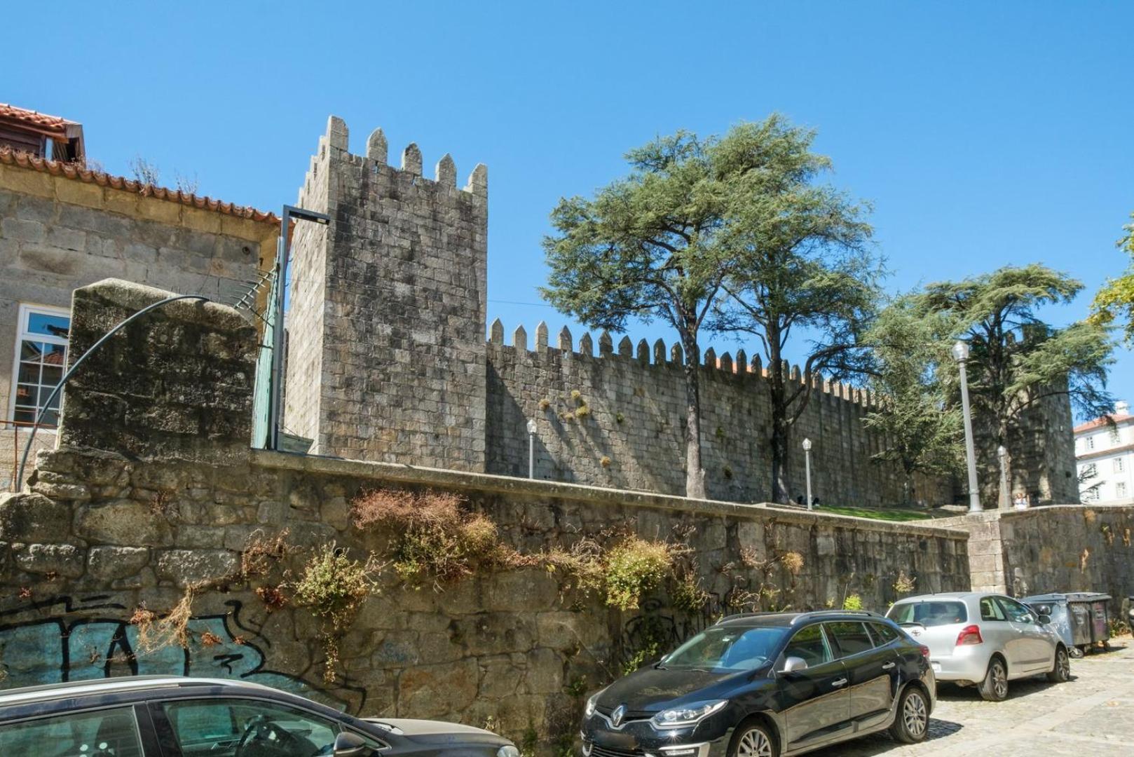 Сasa de vacaciones Guestready - Historic Courtyard Townhouse
