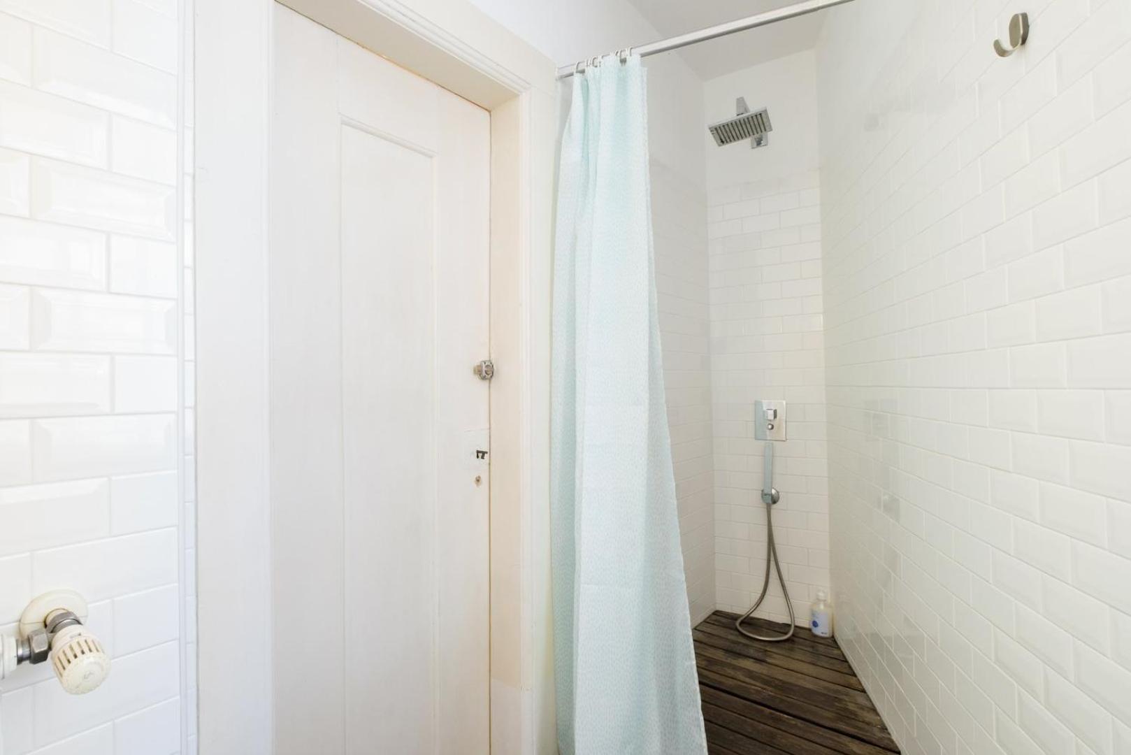 Сasa de vacaciones Guestready - Historic Courtyard Townhouse *