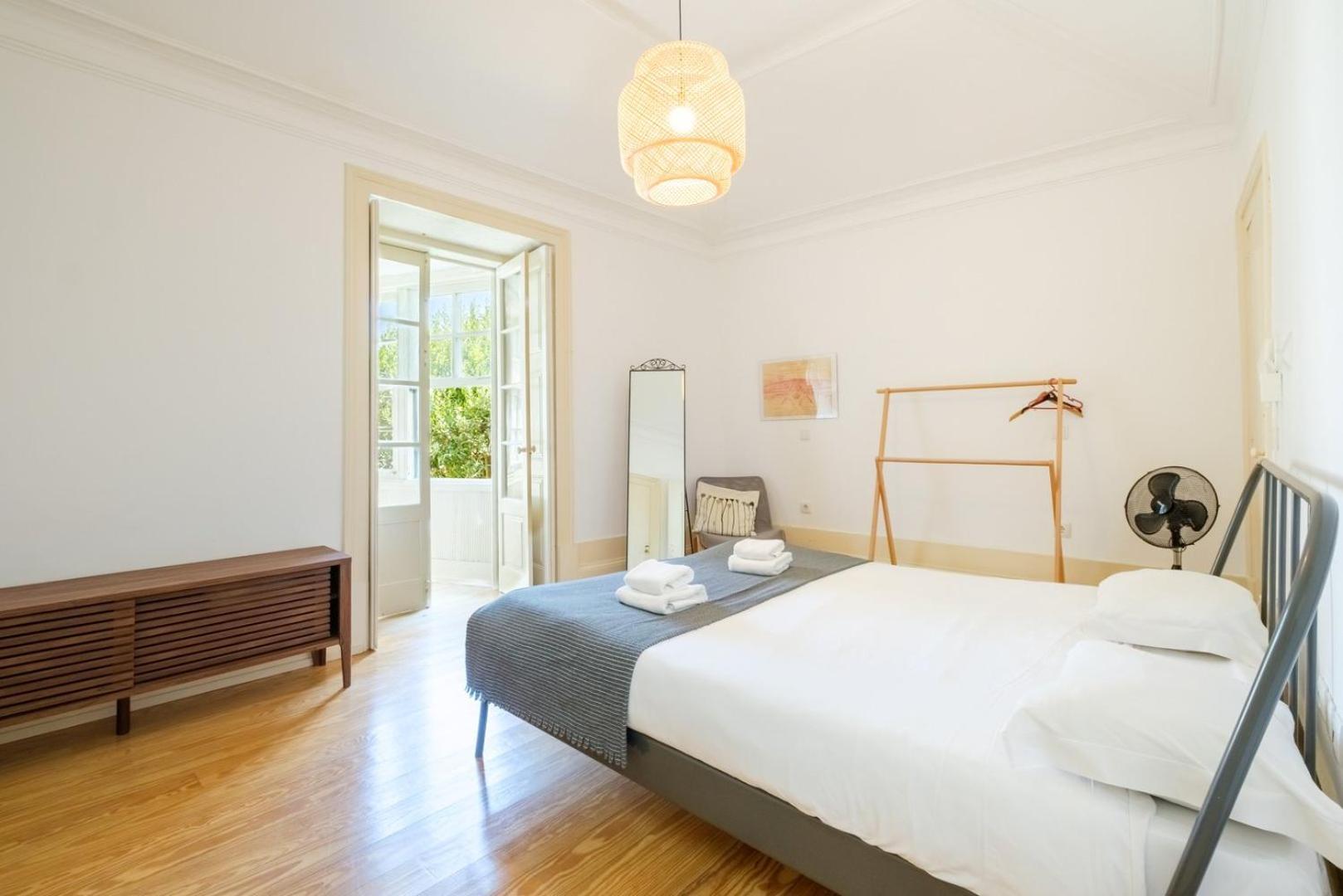 Сasa de vacaciones Guestready - Historic Courtyard Townhouse